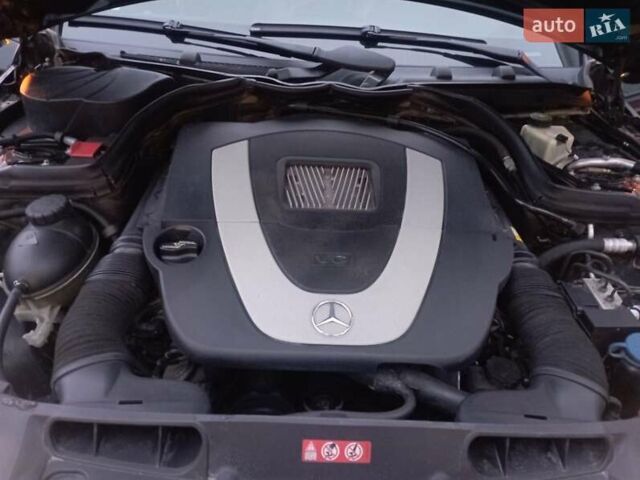 Черный Мерседес Ц-Класс, объемом двигателя 3.5 л и пробегом 158 тыс. км за 10300 $, фото 32 на Automoto.ua