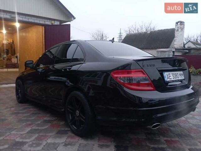 Черный Мерседес Ц-Класс, объемом двигателя 3.5 л и пробегом 158 тыс. км за 10300 $, фото 11 на Automoto.ua