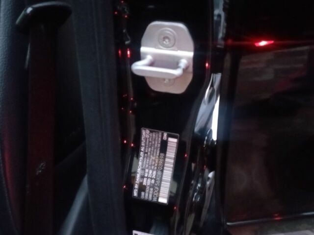 Черный Мерседес Ц-Класс, объемом двигателя 3.5 л и пробегом 158 тыс. км за 10300 $, фото 21 на Automoto.ua