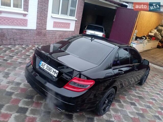 Черный Мерседес Ц-Класс, объемом двигателя 3.5 л и пробегом 158 тыс. км за 10300 $, фото 12 на Automoto.ua