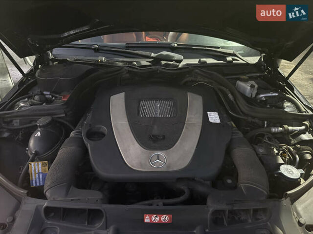 Черный Мерседес Ц-Класс, объемом двигателя 3 л и пробегом 217 тыс. км за 10800 $, фото 5 на Automoto.ua