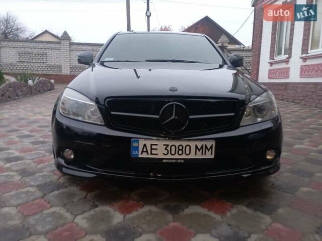 Черный Мерседес Ц-Класс, объемом двигателя 3.5 л и пробегом 158 тыс. км за 10300 $, фото 5 на Automoto.ua