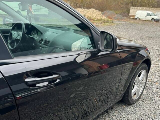 Мерседес Ц-Клас 2007 у Луцьку на Automoto.ua Чорний Мерседес Ц-Клас, об'ємом двигуна 2.2 л та пробігом 250 тис. км за 9300 $, фото 6 на Automoto.ua