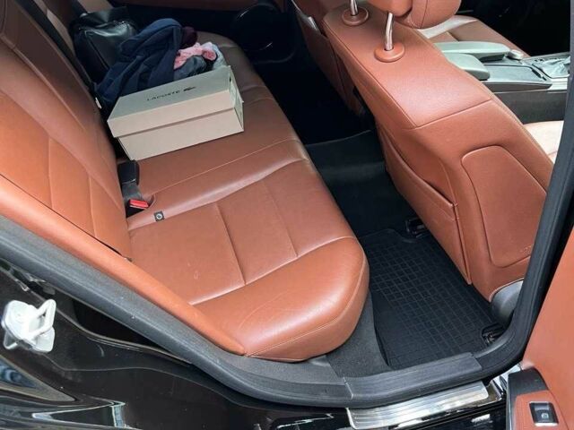 Черный Мерседес Ц-Класс, объемом двигателя 3 л и пробегом 210 тыс. км за 9099 $, фото 4 на Automoto.ua