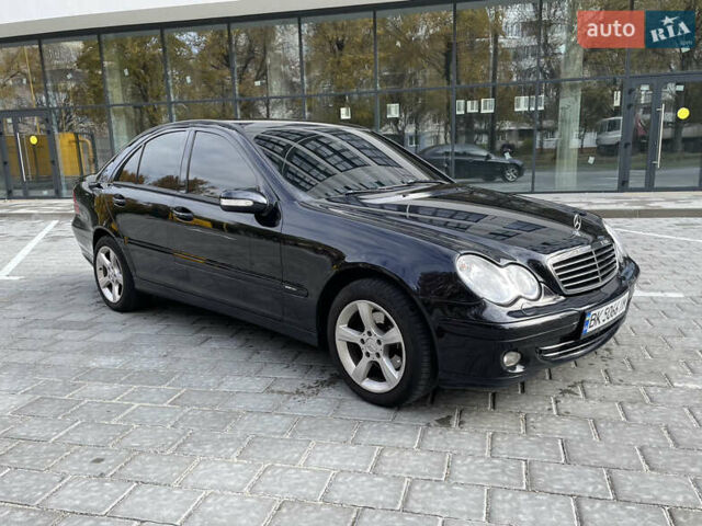 Мерседес Ц-Клас 2007 у Рівному на Automoto.ua Чорний Мерседес Ц-Клас, об'ємом двигуна 1.8 л та пробігом 197 тис. км за 6099 $, фото 4 на Automoto.ua