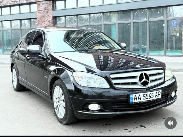 Черный Мерседес Ц-Класс, объемом двигателя 2.5 л и пробегом 222 тыс. км за 8300 $, фото 3 на Automoto.ua