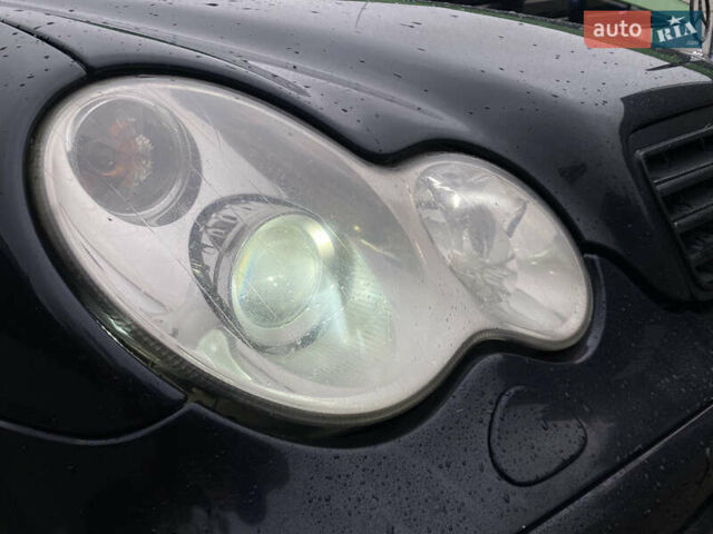 Чорний Мерседес Ц-Клас, об'ємом двигуна 1.8 л та пробігом 260 тис. км за 6500 $, фото 12 на Automoto.ua