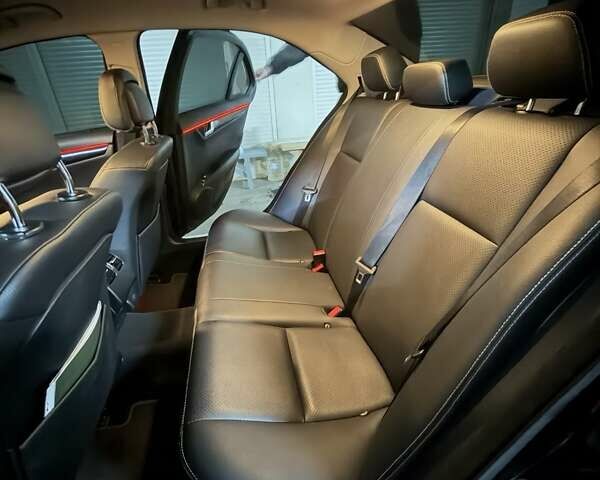 Чорний Мерседес Ц-Клас, об'ємом двигуна 1.8 л та пробігом 176 тис. км за 8999 $, фото 9 на Automoto.ua