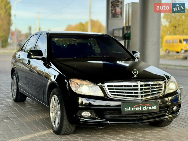 Чорний Мерседес Ц-Клас, об'ємом двигуна 1.8 л та пробігом 156 тис. км за 9499 $, фото 2 на Automoto.ua