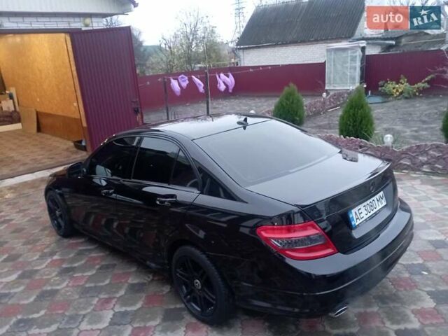 Черный Мерседес Ц-Класс, объемом двигателя 3.5 л и пробегом 158 тыс. км за 10300 $, фото 15 на Automoto.ua