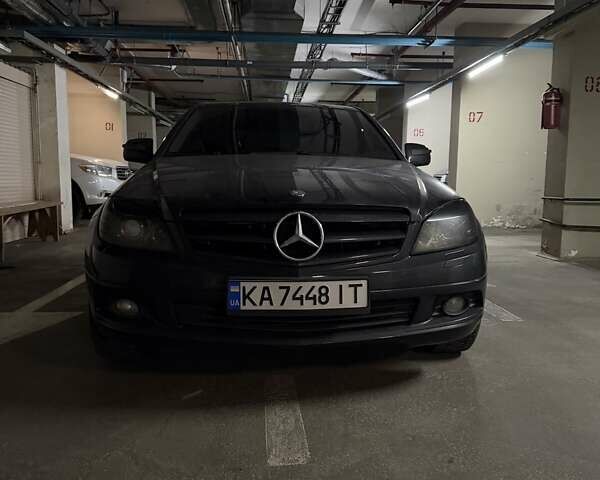 Чорний Мерседес Ц-Клас, об'ємом двигуна 1.8 л та пробігом 176 тис. км за 8999 $, фото 6 на Automoto.ua