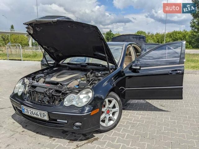 Чорний Мерседес Ц-Клас, об'ємом двигуна 3 л та пробігом 218 тис. км за 6600 $, фото 9 на Automoto.ua