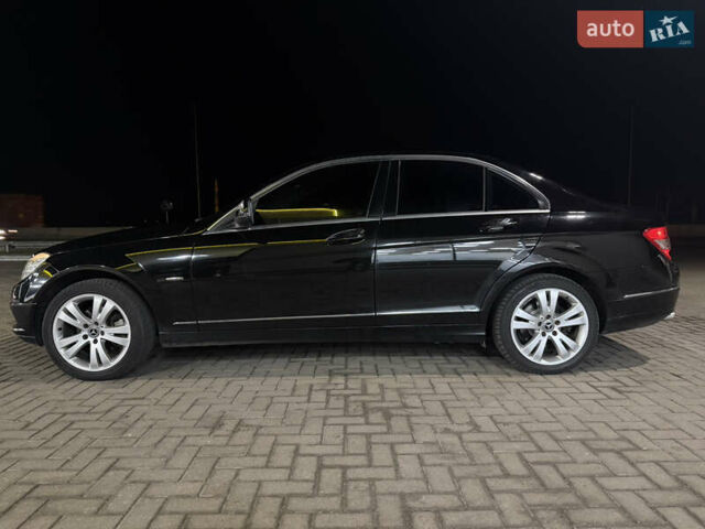 Черный Мерседес Ц-Класс, объемом двигателя 3 л и пробегом 217 тыс. км за 10800 $, фото 9 на Automoto.ua