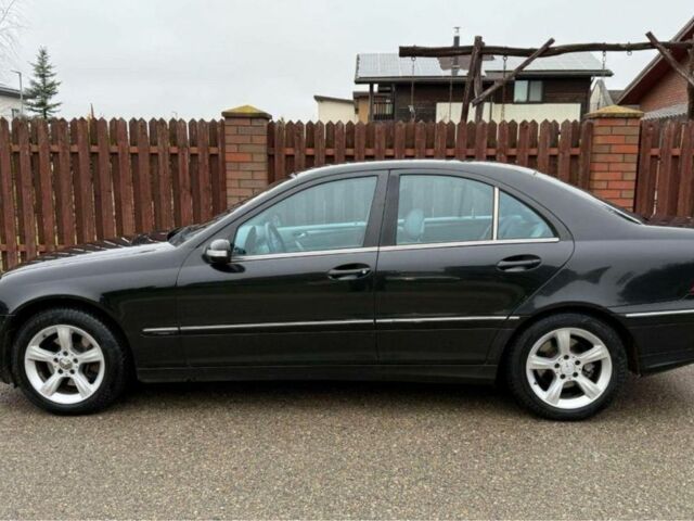 Чорний Мерседес Ц-Клас, об'ємом двигуна 2.7 л та пробігом 287 тис. км за 4111 $, фото 1 на Automoto.ua