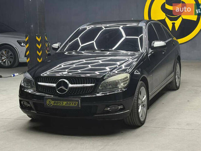 Черный Мерседес Ц-Класс, объемом двигателя 3 л и пробегом 240 тыс. км за 9800 $, фото 2 на Automoto.ua