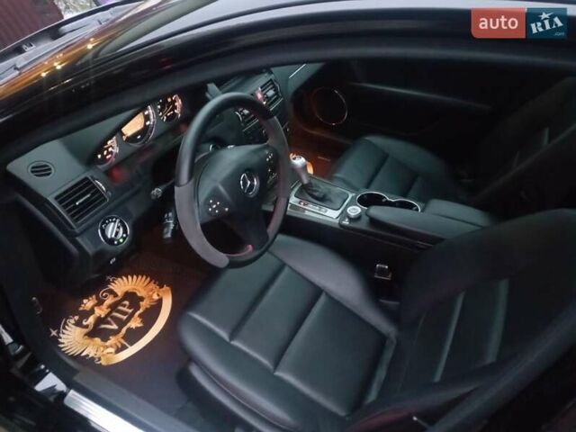 Черный Мерседес Ц-Класс, объемом двигателя 3.5 л и пробегом 158 тыс. км за 10300 $, фото 28 на Automoto.ua