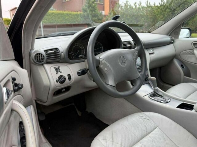 Чорний Мерседес Ц-Клас, об'ємом двигуна 2.7 л та пробігом 287 тис. км за 4111 $, фото 6 на Automoto.ua