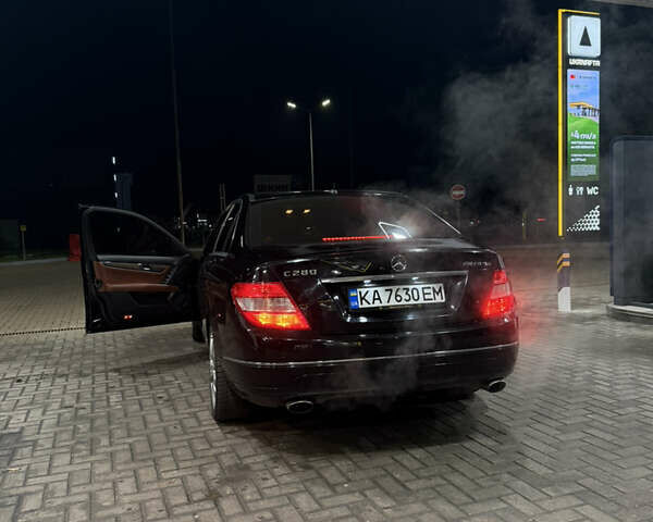 Черный Мерседес Ц-Класс, объемом двигателя 3 л и пробегом 217 тыс. км за 10800 $, фото 2 на Automoto.ua