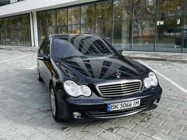 Мерседес Ц-Клас 2007 у Рівному на Automoto.ua Чорний Мерседес Ц-Клас, об'ємом двигуна 1.8 л та пробігом 197 тис. км за 6099 $, фото 2 на Automoto.ua