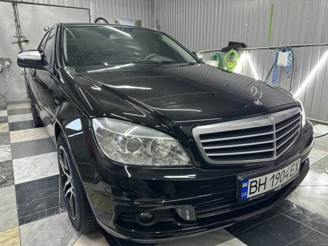 Чорний Мерседес Ц-Клас, об'ємом двигуна 1.8 л та пробігом 175 тис. км за 8500 $, фото 3 на Automoto.ua