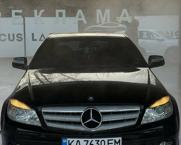Черный Мерседес Ц-Класс, объемом двигателя 3 л и пробегом 217 тыс. км за 10800 $, фото 13 на Automoto.ua