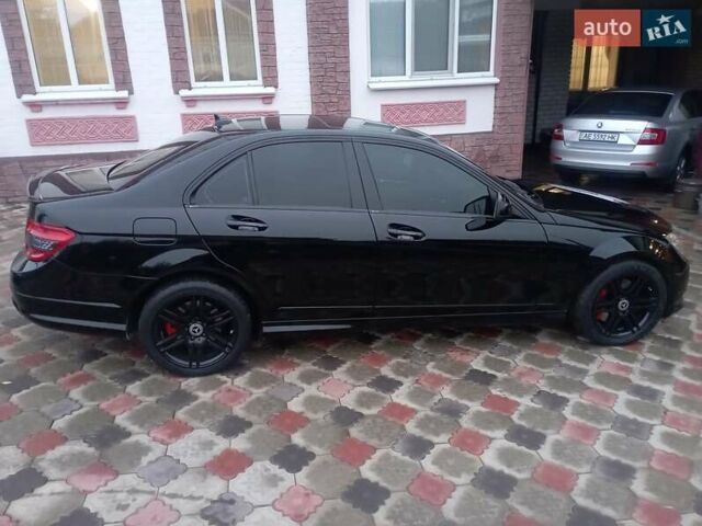 Черный Мерседес Ц-Класс, объемом двигателя 3.5 л и пробегом 158 тыс. км за 10300 $, фото 9 на Automoto.ua