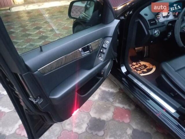 Черный Мерседес Ц-Класс, объемом двигателя 3.5 л и пробегом 158 тыс. км за 10300 $, фото 19 на Automoto.ua
