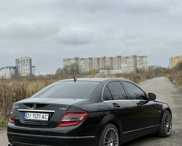 Чорний Мерседес Ц-Клас, об'ємом двигуна 2.99 л та пробігом 325 тис. км за 9999 $, фото 6 на Automoto.ua