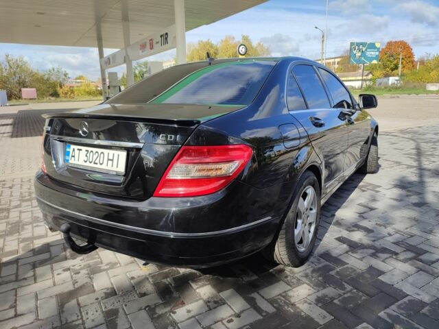 Черный Мерседес Ц-Класс, объемом двигателя 2.1 л и пробегом 340 тыс. км за 8100 $, фото 3 на Automoto.ua