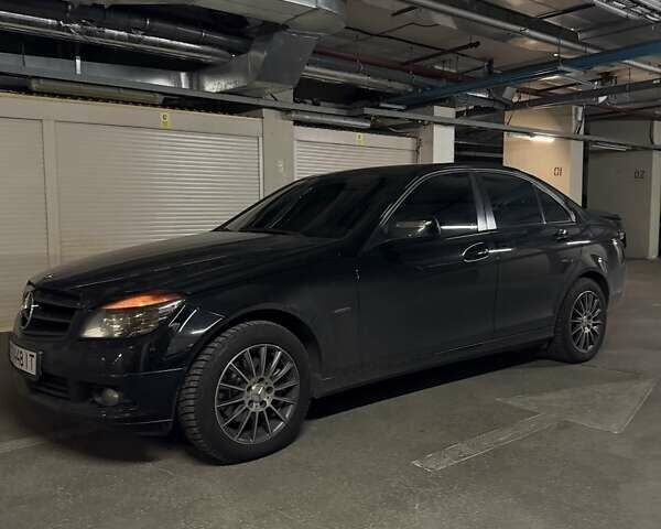 Чорний Мерседес Ц-Клас, об'ємом двигуна 1.8 л та пробігом 176 тис. км за 8999 $, фото 2 на Automoto.ua