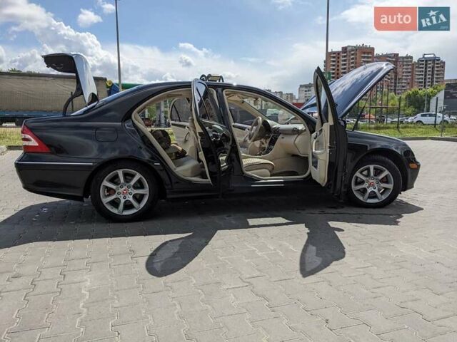 Чорний Мерседес Ц-Клас, об'ємом двигуна 3 л та пробігом 218 тис. км за 6600 $, фото 7 на Automoto.ua