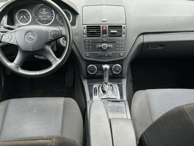 Мерседес Ц-Клас 2007 у Львові на Automoto.ua Чорний Мерседес Ц-Клас, об'ємом двигуна 2.2 л та пробігом 356 тис. км за 4905 $, фото 7 на Automoto.ua