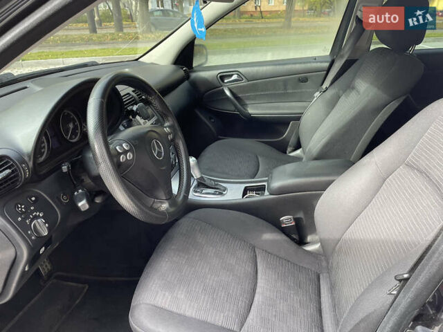 Мерседес Ц-Клас 2007 у Рівному на Automoto.ua Чорний Мерседес Ц-Клас, об'ємом двигуна 1.8 л та пробігом 197 тис. км за 6099 $, фото 15 на Automoto.ua