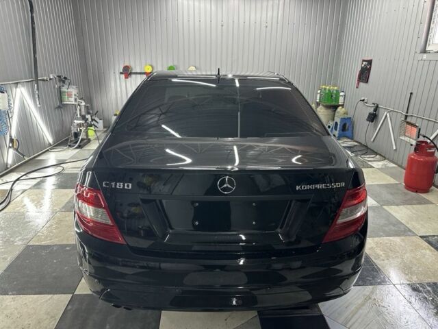 Чорний Мерседес Ц-Клас, об'ємом двигуна 1.8 л та пробігом 175 тис. км за 8500 $, фото 7 на Automoto.ua