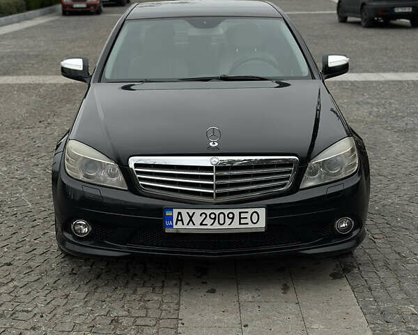 Черный Мерседес Ц-Класс, объемом двигателя 3 л и пробегом 200 тыс. км за 8500 $, фото 7 на Automoto.ua