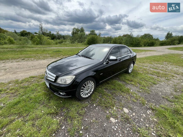 Чорний Мерседес Ц-Клас, об'ємом двигуна 1.8 л та пробігом 266 тис. км за 9800 $, фото 3 на Automoto.ua