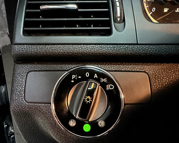 Чорний Мерседес Ц-Клас, об'ємом двигуна 1.8 л та пробігом 67 тис. км за 11500 $, фото 17 на Automoto.ua