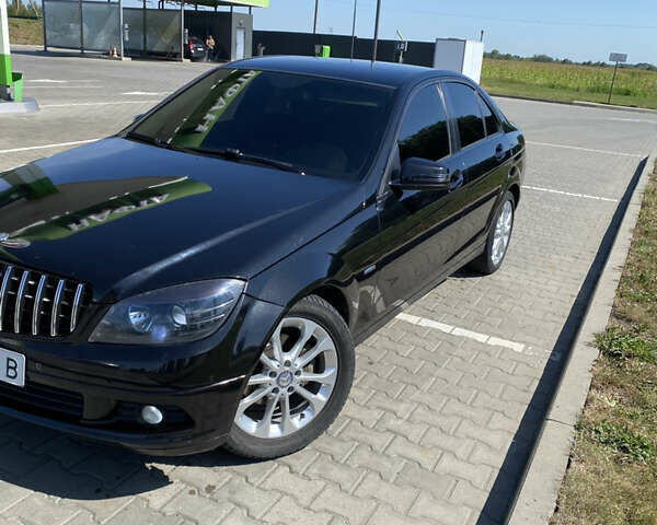 Чорний Мерседес Ц-Клас, об'ємом двигуна 2.2 л та пробігом 430 тис. км за 8200 $, фото 7 на Automoto.ua