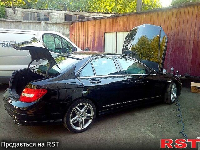 Чорний Мерседес Ц-Клас, об'ємом двигуна 3 л та пробігом 221 тис. км за 13900 $, фото 9 на Automoto.ua