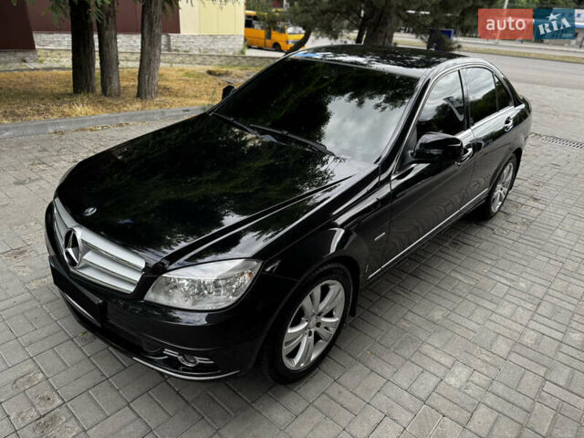 Чорний Мерседес Ц-Клас, об'ємом двигуна 1.8 л та пробігом 139 тис. км за 10900 $, фото 4 на Automoto.ua