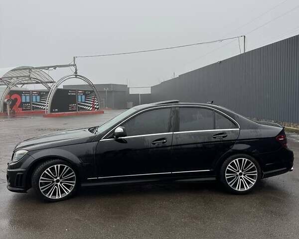 Черный Мерседес Ц-Класс, объемом двигателя 3 л и пробегом 315 тыс. км за 11500 $, фото 4 на Automoto.ua