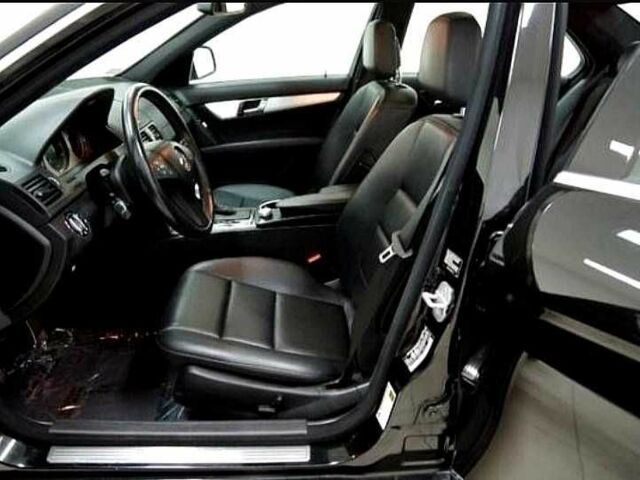 Черный Мерседес Ц-Класс, объемом двигателя 3 л и пробегом 220 тыс. км за 13999 $, фото 10 на Automoto.ua