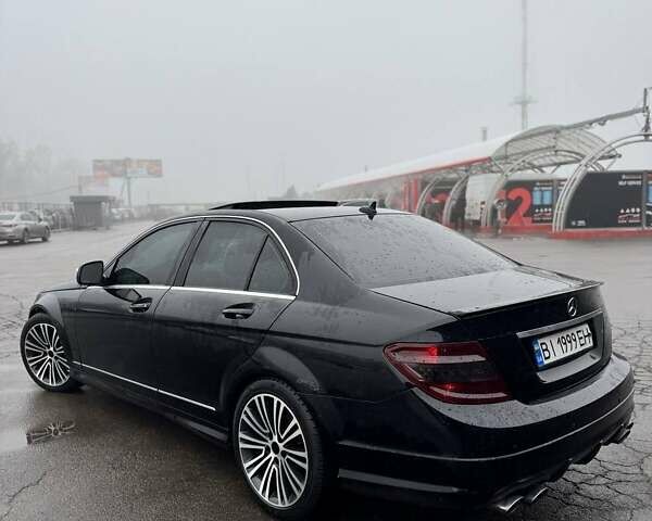 Черный Мерседес Ц-Класс, объемом двигателя 3 л и пробегом 315 тыс. км за 11500 $, фото 5 на Automoto.ua