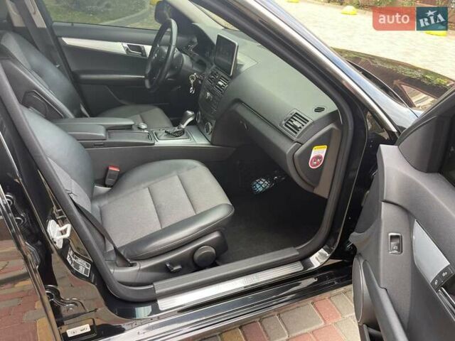 Мерседес Ц-Класс 2008 в Одессе на Automoto.ua Черный Мерседес Ц-Класс, объемом двигателя 1.8 л и пробегом 128 тыс. км за 10300 $, фото 14 на Automoto.ua