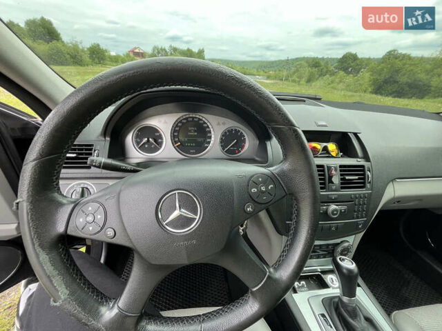 Чорний Мерседес Ц-Клас, об'ємом двигуна 1.8 л та пробігом 266 тис. км за 9800 $, фото 14 на Automoto.ua