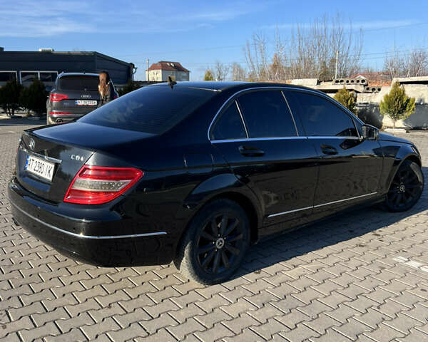 Чорний Мерседес Ц-Клас, об'ємом двигуна 2.2 л та пробігом 422 тис. км за 7570 $, фото 1 на Automoto.ua