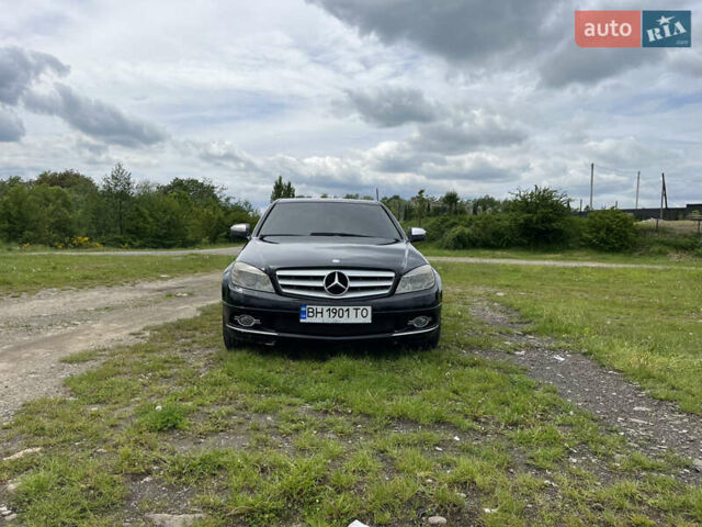 Чорний Мерседес Ц-Клас, об'ємом двигуна 1.8 л та пробігом 266 тис. км за 9800 $, фото 1 на Automoto.ua