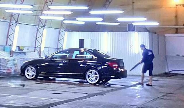 Черный Мерседес Ц-Класс, объемом двигателя 3 л и пробегом 220 тыс. км за 13999 $, фото 5 на Automoto.ua