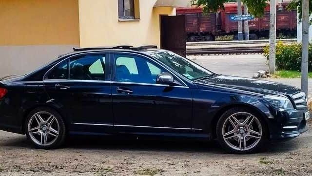 Черный Мерседес Ц-Класс, объемом двигателя 3 л и пробегом 220 тыс. км за 13999 $, фото 6 на Automoto.ua