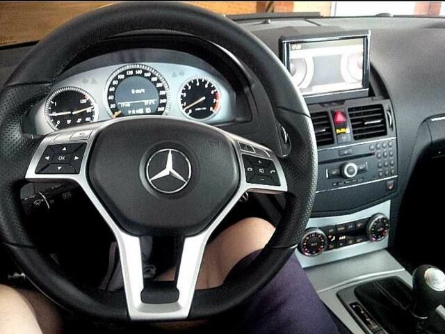 Черный Мерседес Ц-Класс, объемом двигателя 3 л и пробегом 220 тыс. км за 13999 $, фото 9 на Automoto.ua